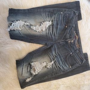 Almost Famous Skinny Jeans Size 9 Dark Wash EUC Distressed